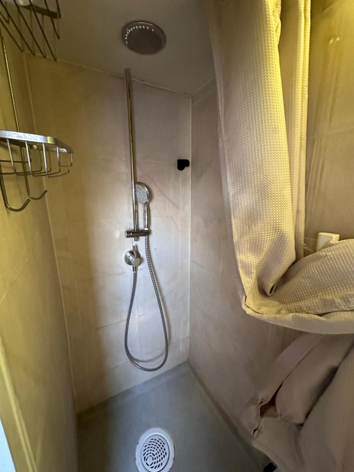 Apartamento Marais Rooftop Studio - Metro Filles Du Calvaire París Exterior foto