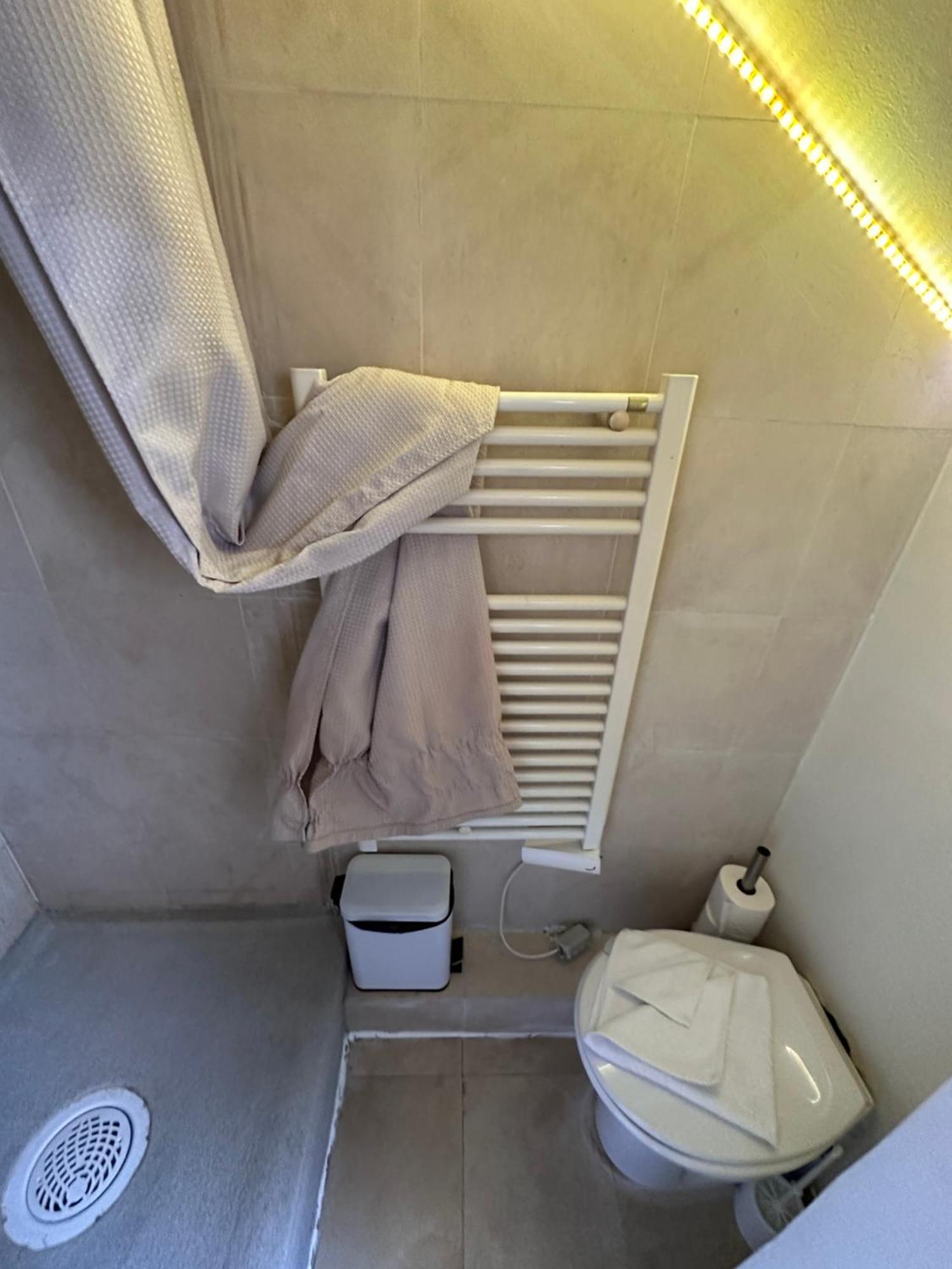 Apartamento Marais Rooftop Studio - Metro Filles Du Calvaire París Exterior foto